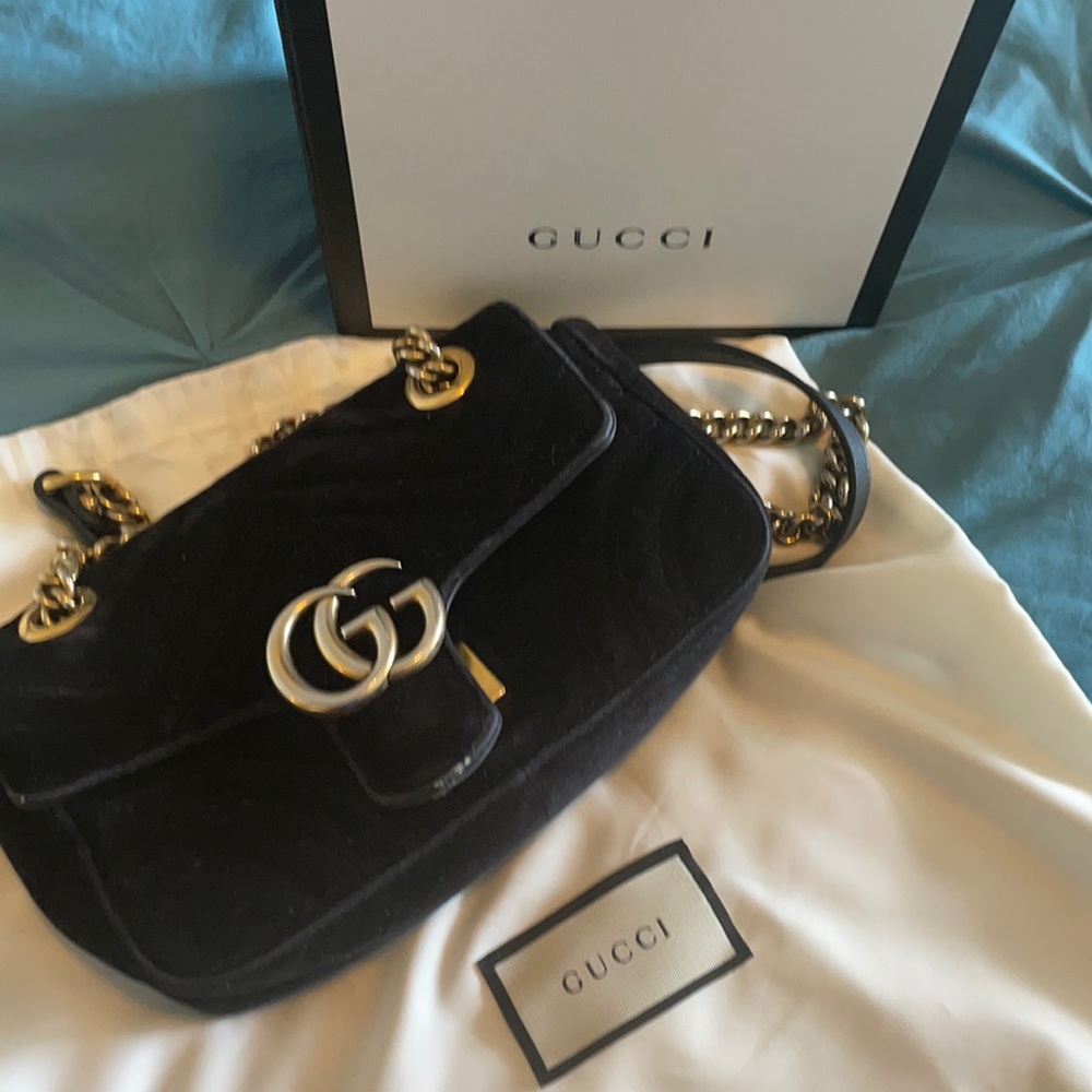 GUCCI
Velvet Matelasse Mini GG Marmont